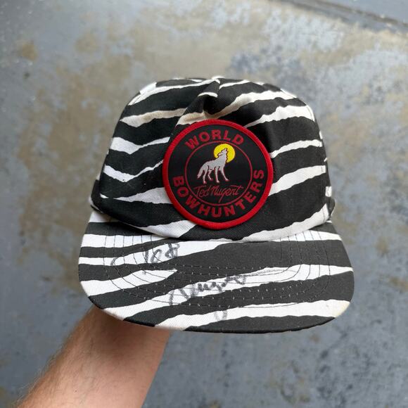 VINTAGE 90’s TED NUGENT SIGNED WORLD BOWHUNTERS COLLECTIBLE HAT CAP - Picture 1 of 7